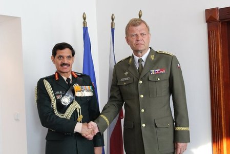 Generál Bečvář a zástupci ministra obrany jednali s indickým generálem Singhem