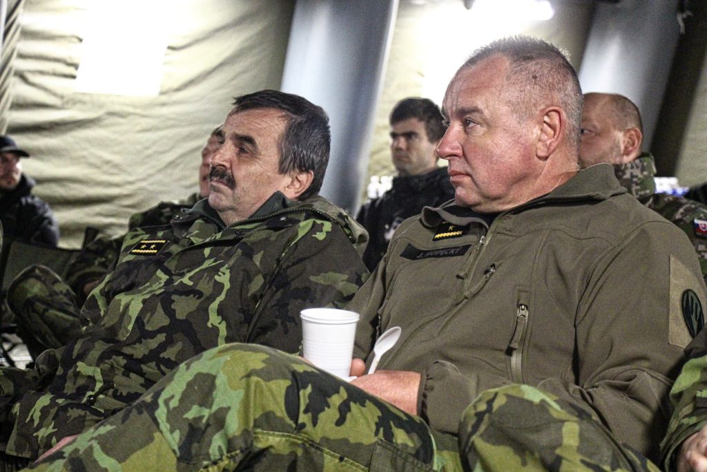Cvičení navštívili velitel pozemních sil AČR generálmajor Štefan Kaleta a velitel vojenské akademie brigádní generál Josef Kopecký