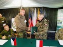  „Jsem velmi rád, že s námi spolupracuje i česká armáda. Osobně v ní mám několik přátel,“ uvedl generál Mecherzyňski