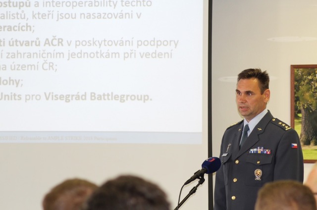 Řídící cvičení plukovník Zdeněk Gabriel upřesnil zástupcům sdělovacích prostředků účast aliančních a partnerských států a letecké techniky