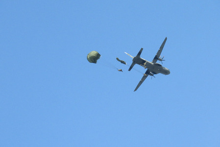 Exercise Sky Soldier II. Paratroopers seize Hradcany airfield