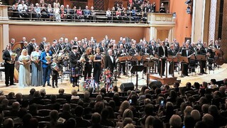 Ilustrační obrázek ke článkuNa koncert pro veterány zavítal i hlavní dirigent vojenské hudby, jež doprovázela pohřeb královny Alžběty II. 