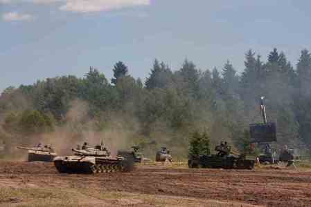 Armáda se na 25. ročníku Dne pozemního vojska Bahna 2014 představila veřejnosti