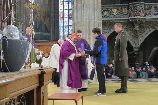 Předání obětních darů