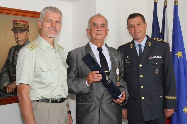 Společné foto z přijetí na Generálním štábu
