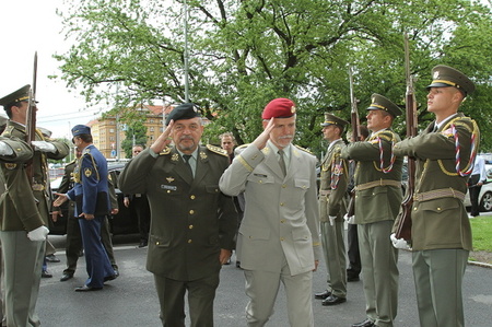 Zaměřili jsme se i na rok 2015, řekl po jednání v Praze slovenský náčelník generálního štábu