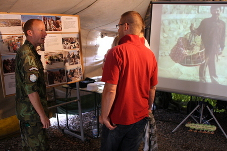 Příslušníci 103. střediska CIMIC/PSYOPS se představili na akci Bahna 2013