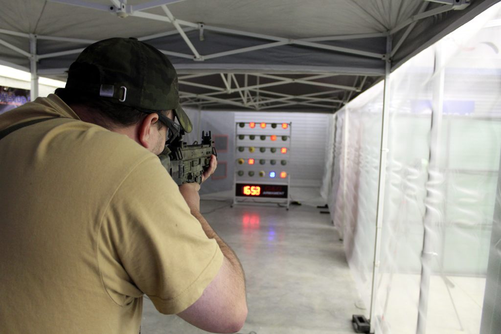 V disciplíně 5x5 jsou terče 8 metrů daleko. Nejmenší má aktivní plochu jen o průměru 4 cm