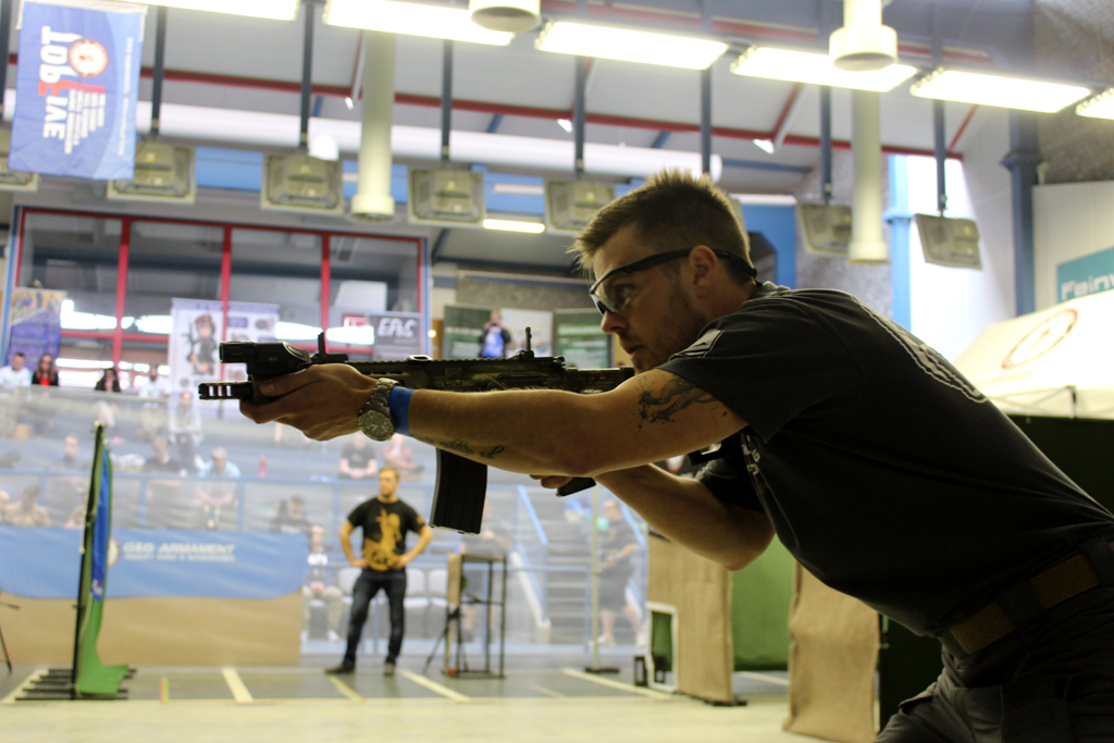 Jiří Hoffman při střelbě