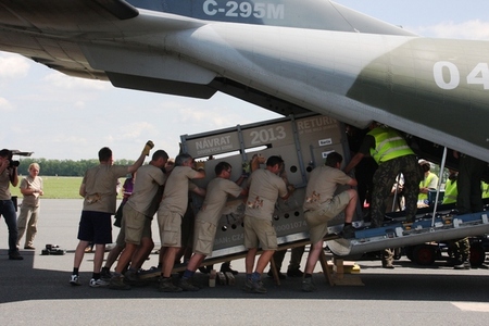 Armáda České republiky zajišťovala již potřetí přepravu koní Převalského do Mongolska