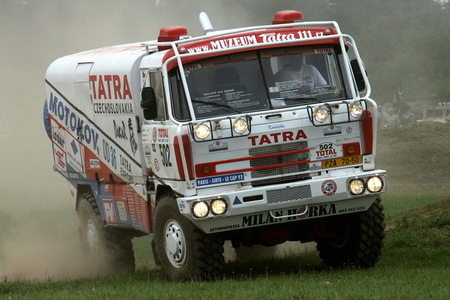 Otevírání lešanského muzea připomnělo prašné „Dakary“
