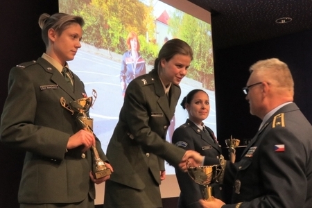 Putovní pohár na 7. ročníku Běžecké ligy obhájil 153. ženijní prapor z Olomouce