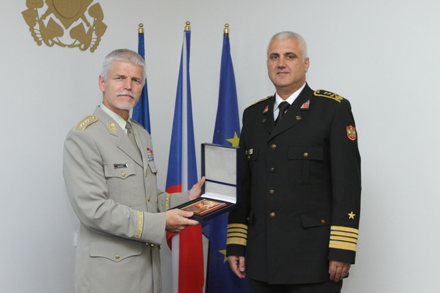 Generál Petr Pavel s admirálem Draganem Samardžićem