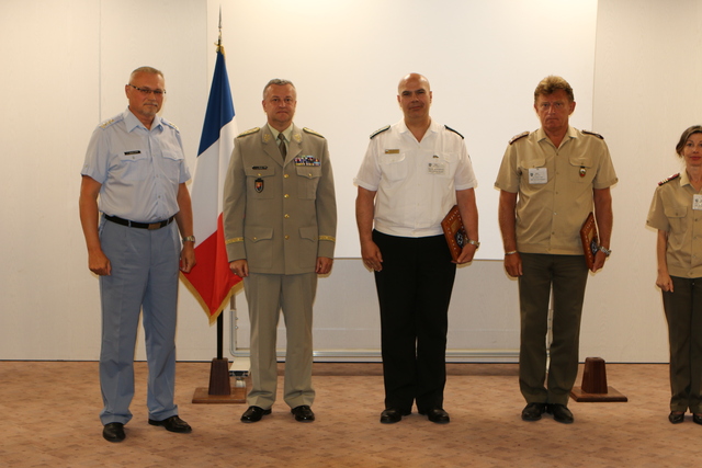 Generálporučík Miroslav Žižka (vojenský představitel ČR při NATO a EU), plukovník Jaromír Alan (nový předseda NRFC), kontadmirál Kiril Mihaylov (končící předseda NRFC), plukovník Vladimir Lalov (končící generální tajemník NRFC)