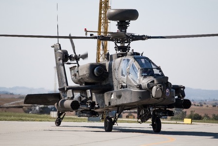 Spojené státy americké uvažují o opětovné účasti vrtulníků AH-64 Apache
