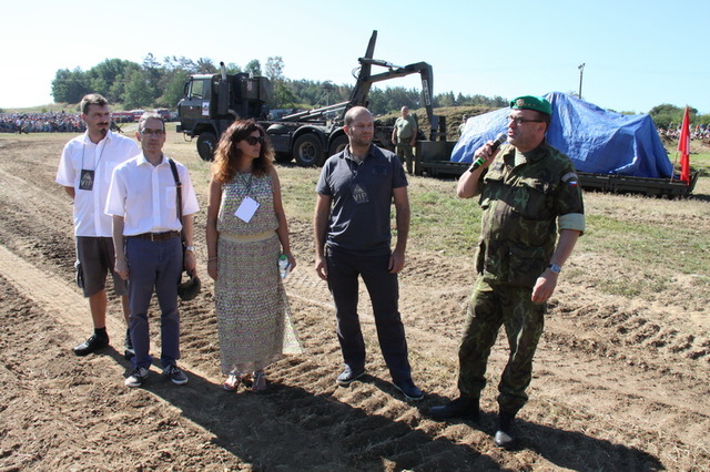 Demonstration of an LTH tank acquired from Switzerland.  From the right, Colonel Ales Knizek, Director of the Military History Institute, Pavel Beran, Deputy Defence Minister, Miroslava Pokorna-Jermanova, Deputy Chairman of the House of Deputies of Czech Parliament, and two Swiss guests: Werner Bardill and Pascal Mouther