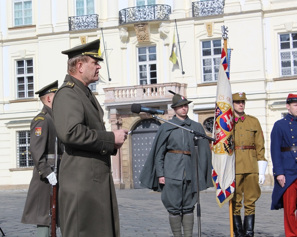Armádní generál Josef Bečvář během projevu