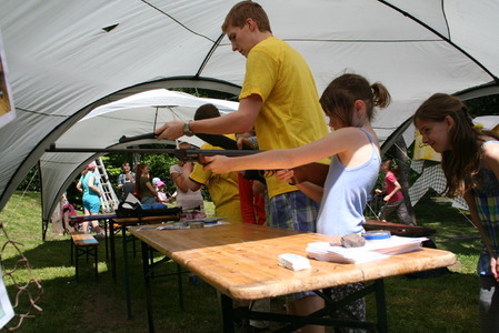 Náchod po roce přivítal Bambiriádu