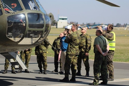 Potenciální příslušníky aktivní zálohy lákal do služby zájem o vojenskou techniku