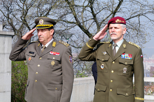 Z ceremoniálu u příležitosti návštěvy náčelníka Generálního štábu Ozbrojených sil Srbské republiky generála Ljubiši Dikoviče v ČR, který se uskutečnil na Vítkově (2)
 