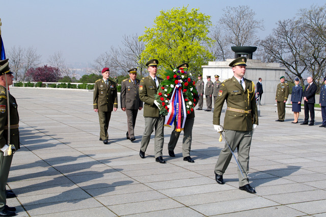Z ceremoniálu u příležitosti návštěvy náčelníka Generálního štábu Ozbrojených sil Srbské republiky generála Ljubiši Dikoviče v ČR, který se uskutečnil na Vítkově (4)
