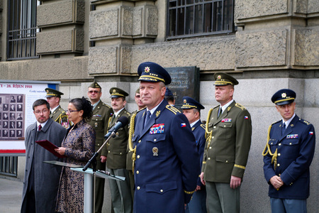 Výstava před Generálním štábem AČR zdůrazňuje vynikající roli československých vojáků