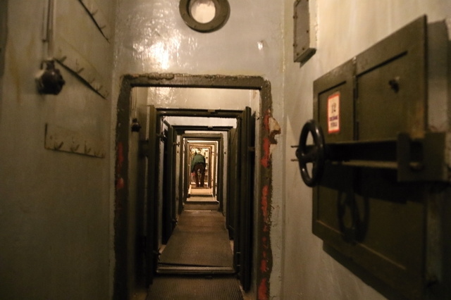 Jednotlivé přechody v bunkru lze uzavřít