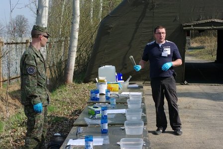 Slovenští experti učili, jak na doma vyrobené výbušniny 