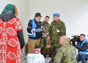  Tisková konference a nátlak médií
