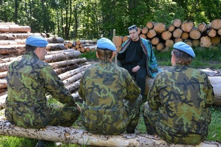 Vyjednávání a setkání s místním obyvatelstvem
