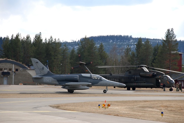 L-159 a CH-53