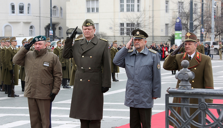 Náčelník Generálního štábu AČR armádní generál Josef Bečvář na jednání v Maďarsku