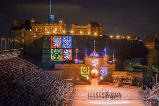Laserová show během společného vystoupení Ústřední hudby a VUS Ondráš na festivalu v Edinburghu v roce 2018. Obě tělesa byla čestnými hosty festivalu.