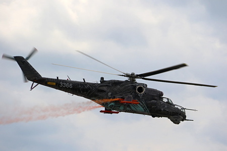 Legendární čtyřiadvacítka překoná obratností i o generace mladší stroje