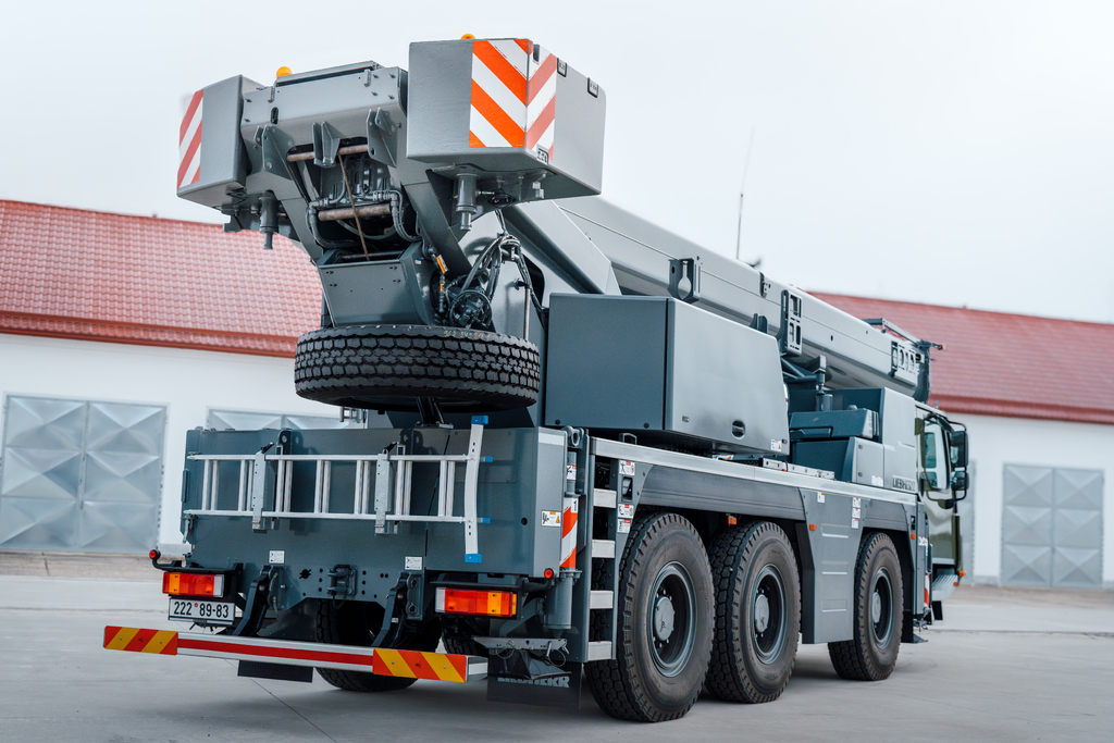 Liebherr na 142. praporu oprav 