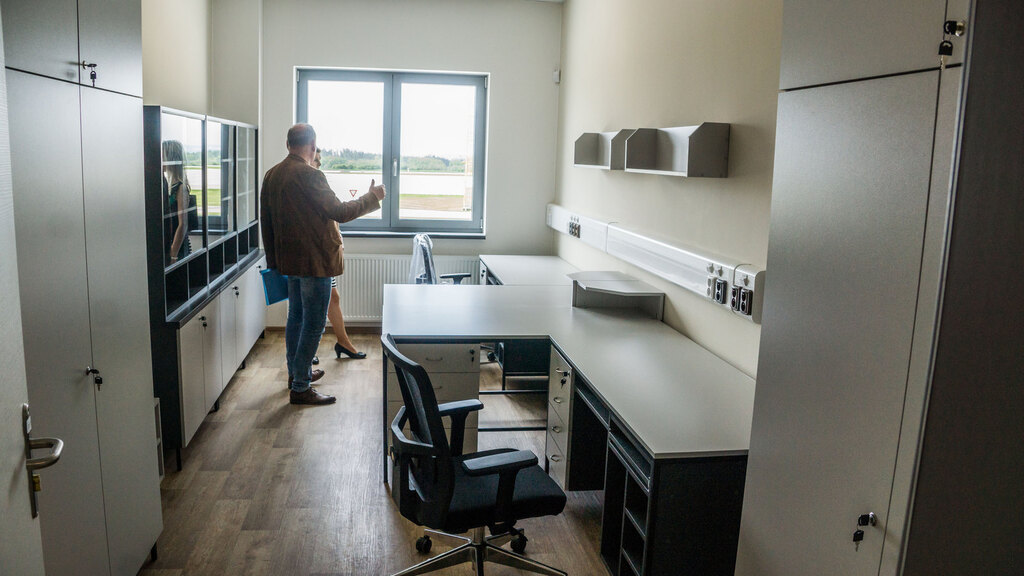 Letiště Náměšť má moderní víceúčelovou skladovací halu 