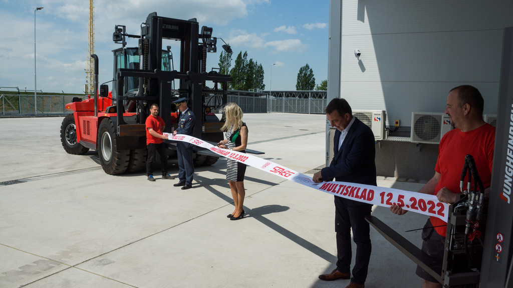 Letiště Náměšť má moderní víceúčelovou skladovací halu 