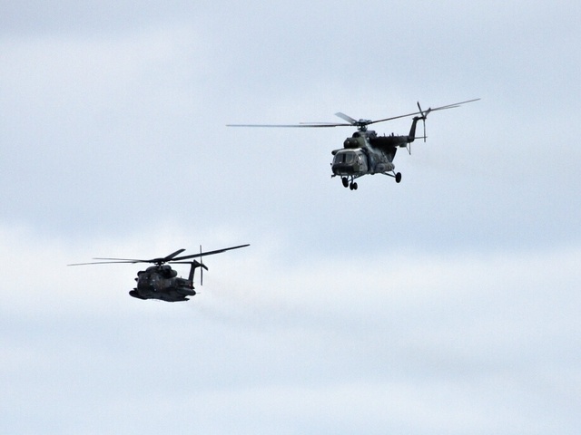 Mi-171Š ve formaci s CH-53 německých vzdušných sil