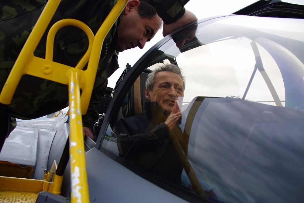 Minister Stropnicky at the SAAB cockpit