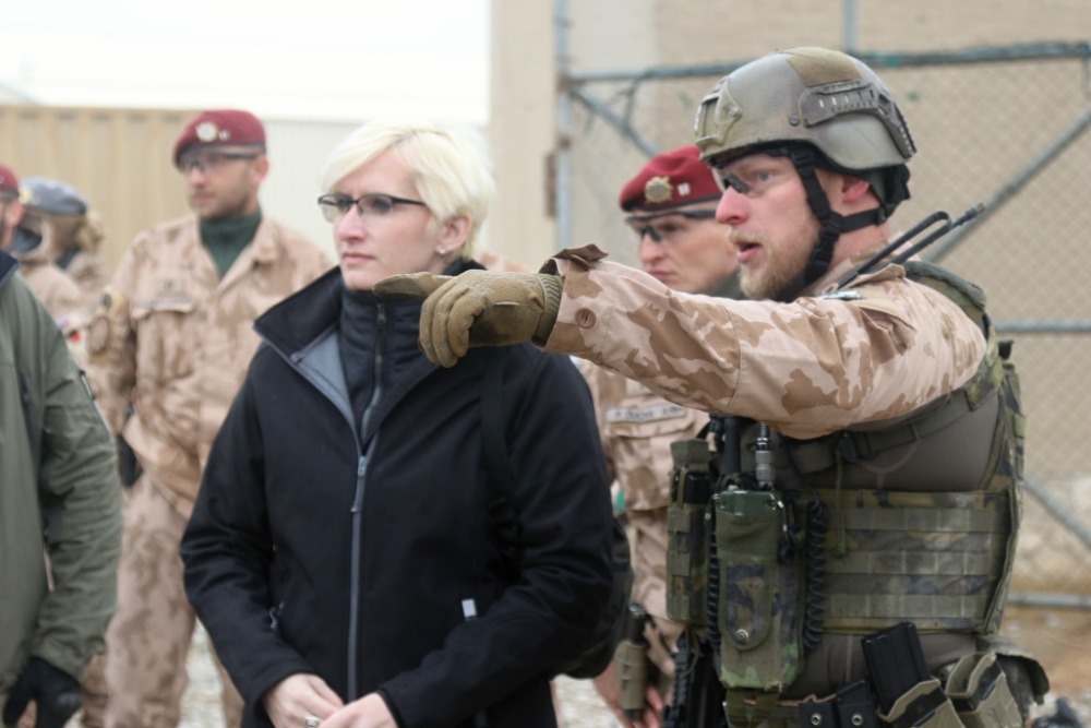 Minister Slechtova being briefed on soldiers’ operational tasks in Afghanistan