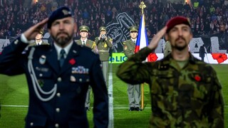 Ilustrační obrázek ke článkuFotbalisté ocenili hrdiny. Kolo válečných veteránů připomnělo jejich statečnost