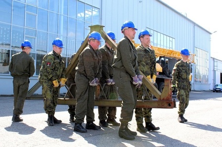 Bechyňští záložníci trénovali stavbu mostů, které pomáhají při povodních