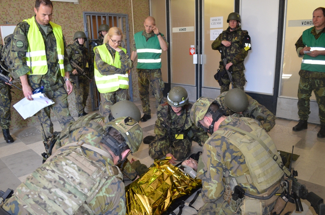 Nad veškerou činností cvičících dohlížela řada odborných rozhodčích