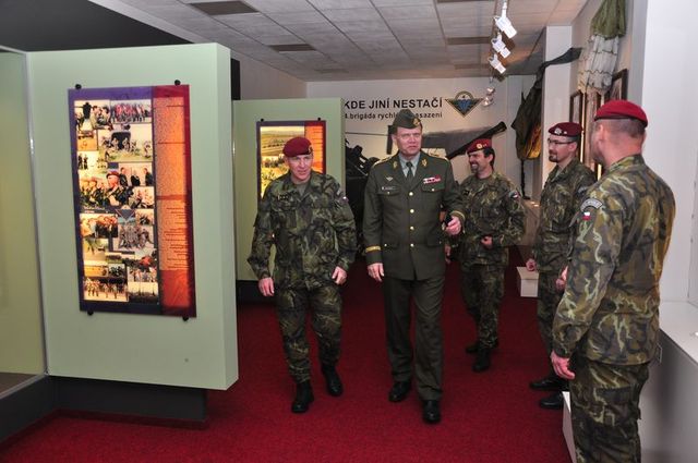 Nedílnou součástí návštěvy byla i prohlídka historického muzea 4. brigády