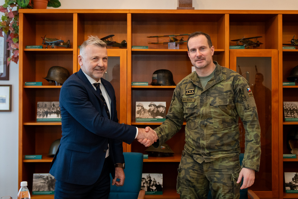 Ministerstvo obrany a ERA a. s. uzavřely memorandum o spolupráci zaměřené na modernizaci obranných systémů