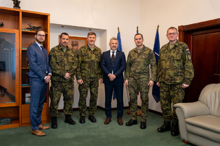 Náčelník Generálního štábu AČR generálporučík Karel Řehka a generální ředitel společnosti ERA a. s. Ondřej Chlost dnes podepsali memorandum o spolupráci