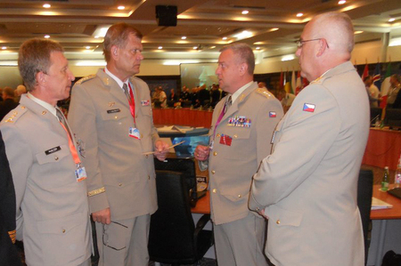 Generál Bečvář se zúčastnil zasedání Vojenského výboru NATO