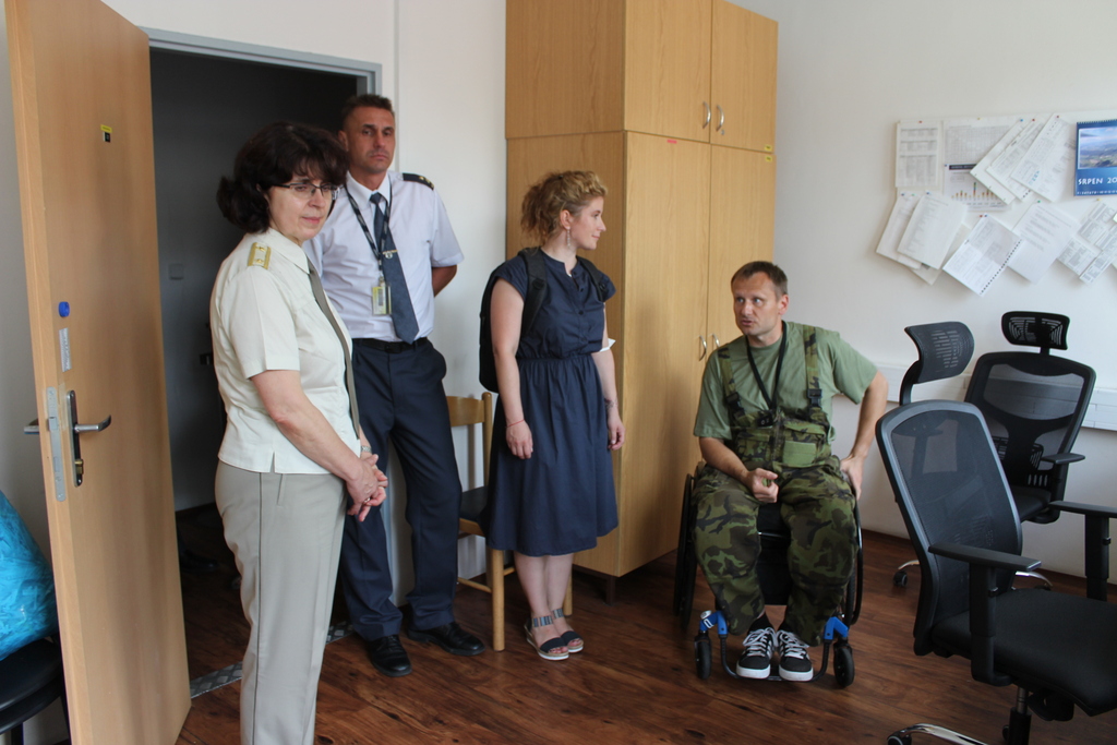 Nové pracoviště Luboše Rouse navštívili zástupci Vojenského fondu solidarity v čele s generálkou Lenkou Šmerdovou