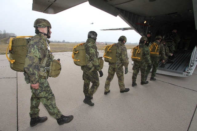 Nový padákový komplet OVP-12SL 01
