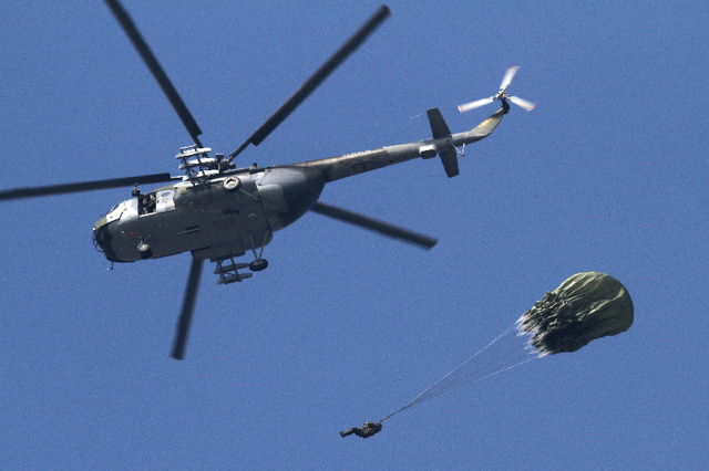 Nový padákový komplet OVP-12SL 04